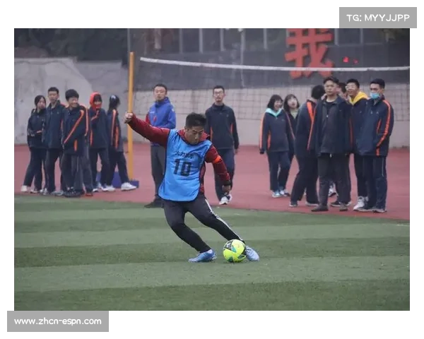 足球进校园活动丰富学生课余生活,促进全面发展与健康成长 足球进校园活动丰富学生课余生活,促进全面发展与健康成长